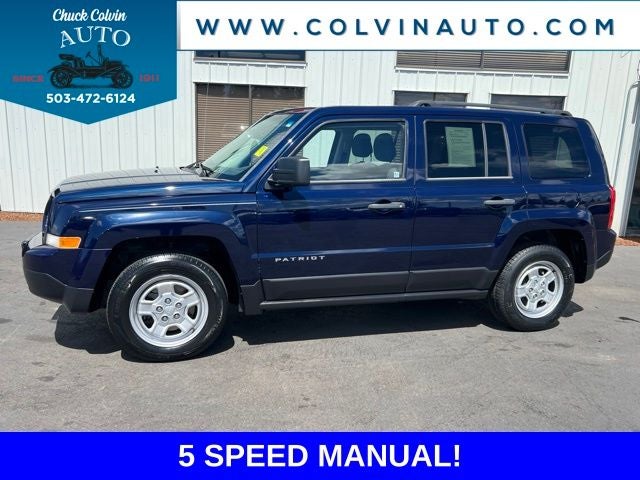 2015 Jeep Patriot Sport in True Blue Pearlcoat — front three-quarter view
